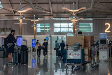 Incheon Uluslararası Havalimanı 'ndaki yoğun atmosfer