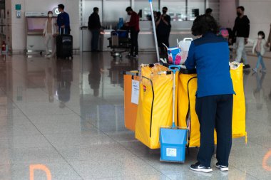Incheon Uluslararası Havalimanı 'ndaki yoğun atmosfer