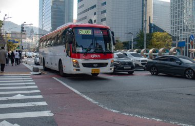 Otobüsler, Kore 'nin Seul şehrindeki en yaygın toplu taşıma araçlarından biridir.