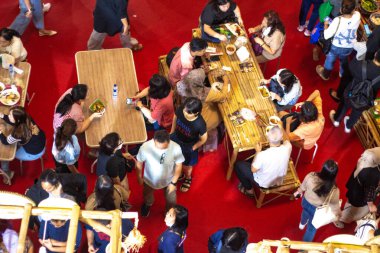 Jakarta, Endonezya 'daki alışveriş merkezinde çeşitli pazar atıştırmaları