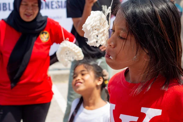 Cracker Eten Wedstrijd Voor Kinderen Onafhankelijkheid Dag Van Indonesië Viering — Stockfoto