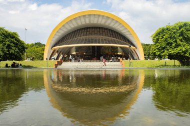 Jakarta, 14 Nisan 2025: Keong Emas Tiyatrosu TMII, Doğu Jakarta.