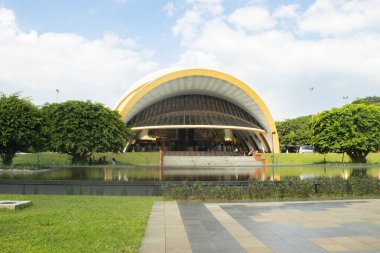 Jakarta, 14 Nisan 2025: Keong Emas Tiyatrosu TMII, Doğu Jakarta.