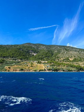 Güzel deniz ve sahil manzarası