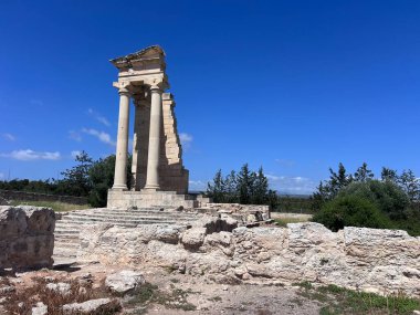 Kıbrıs, Limasol yakınlarındaki Apollo Hylates Sığınağı 'nın kalıntıları. Yüksek kalite fotoğraf