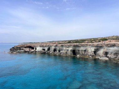 Cape Greco Ulusal Orman Parkı 'ndaki Deniz Mağaraları, Ayia Napa, Akdeniz' deki Kıbrıs Rum Kesimi. Yüksek kalite fotoğraf