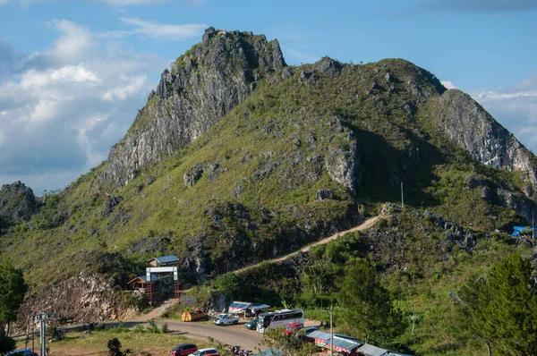 Makale, Tana Toraja, Endonezya 'daki Buntu Burake sahasındaki İsa Lütuf heykeli Güney Sulawesi' de bulunan Tana Toraja, Endonezya turizminin en önemli örneklerinden biridir. Bölge kültürü ve yerel gelenekleriyle ünlüdür. Özellikle Torajanlılar...