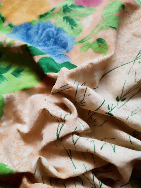 Çiçekli kumaş, orman ve bitki özgeçmişi.