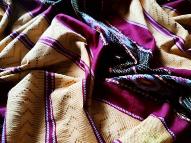 Sargının dokusu ve arka planı modern bir kalıba sahiptir.