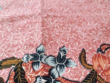 Endonezya Batik desenleri ve çiçek ve yaprakların farklı renklerde olduğu arka planlar