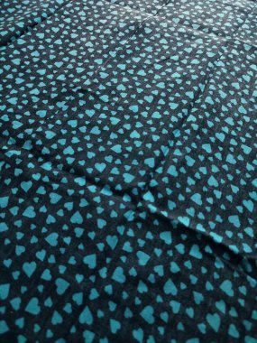 Mavi kalp ve arka plan. Romantik ve sevimli pembe kalp izi. Romantik düğün tasarımı, Sevgililer Günü.