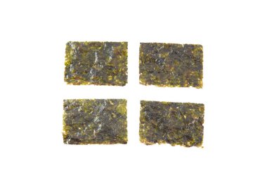 Beyaz yosunlu suşi ruloları.