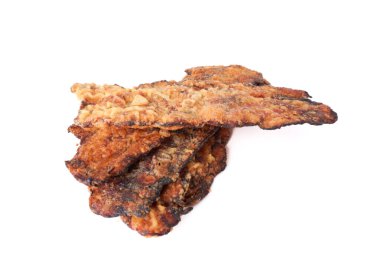 Beyaz arka planda ızgara tavuk.