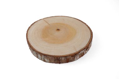 Tahta kesme tahtası beyaz arkaplanda izole edildi