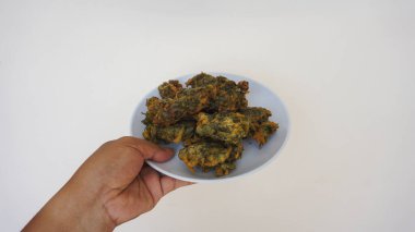 Elin kızarmış tavukla dolu.