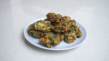 Kızarmış tavuk kanadı, yemek.