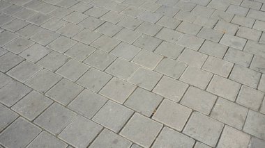 Değişik renklerde taş yontmalar, gündüz vakti yakın çekim.