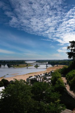 Fransa 'daki Loire Nehri manzarası, Saumur..