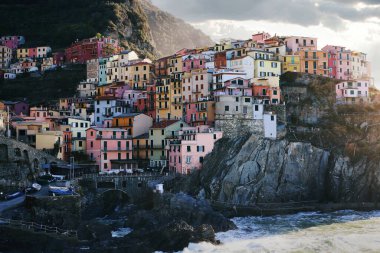 İtalya Cinque Terre 'deki Manarola köyü.