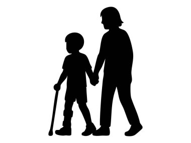 Yetişkinlerle yürüyen, el ele tutuşan, beyaz arka planda izole edilmiş, bacak özürlü bir çocuk silueti. Destek, bakım, kapsama, rehabilitasyon, aile ve taşınabilirlik yardımı kavramı.