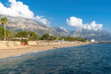 Antalya Kemer 'deki sahil ve dağ kıyıları.