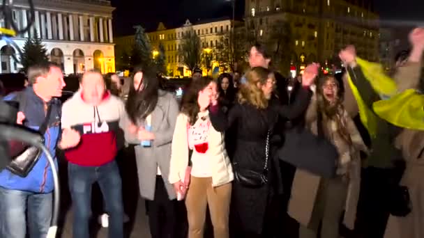 Nas Capitais Maidan Nezalezhnosti Pessoas Com Bandeiras Nacionais Regozijaram Com — Vídeo de Stock
