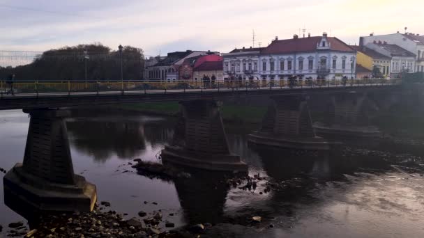 Ужгород Україна Грудня 2022 Стародавній Знаменитий Пішохідний Міст Ужгород Через — стокове відео