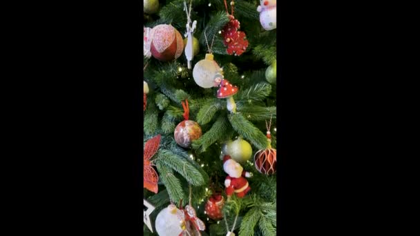 Luzes Brilham Sobre Árvore Natal Casa Imagens Alta Qualidade — Vídeo de Stock