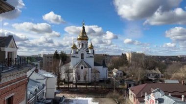 Zhytomyr 'deki UOC' nin Kutsal Haç Meclisi Katedrali. Yüksek kalite 4k görüntü