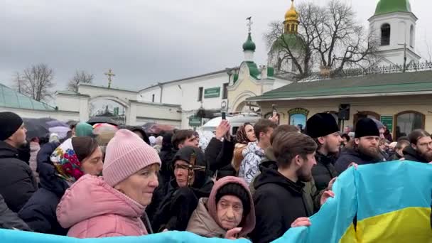 Kyiv Ukraine 3月31日 ウクライナ正教会のモスクワ総主教の信者は キエフのキエフ ペチェルスク ラブラ洞窟修道院の国家への移転に対する抗議に集まります — ストック動画
