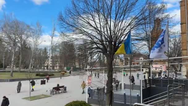 乌克兰文尼察市 2023年4月10日 文尼察市中央行人广场和老水塔的景观 高质量的4K镜头 — 图库视频影像