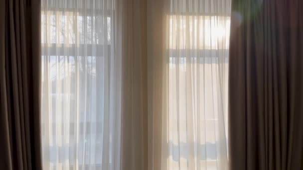 Sunny Pohled High Rise Apartmán Ložnice Okno Dopoledních Hodinách — Stock video