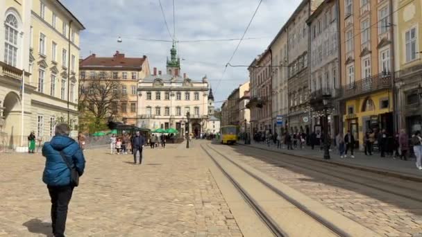 Lviv Ukrayna Mayıs 2023 Eski Sarı Tramvaylar Lviv Deki Antik — Stok video