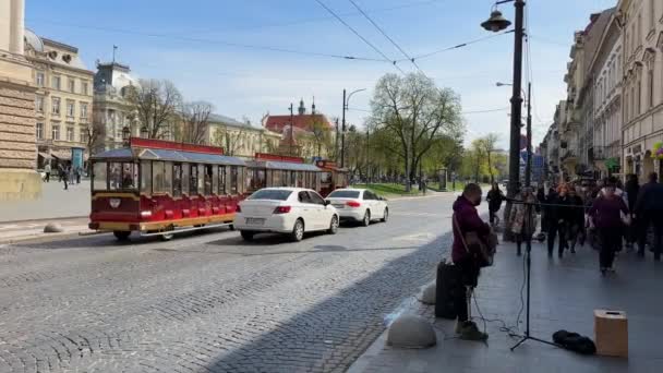 Lviv Ucrânia Maio 2023 Pessoas Andando Nas Ruas Lviv Imagens — Vídeo de Stock