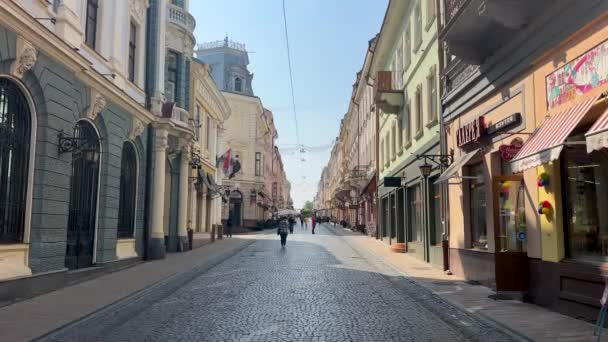 Ukraine Chernivtsi June 2023 Main Walk Street Chernivtsi Sunny Day — Stock Video