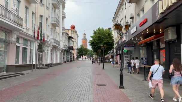 Vinnytsia Ukraine July 2023 People Walk Central Pedestrian Street Vinnitsa — Stockvideo