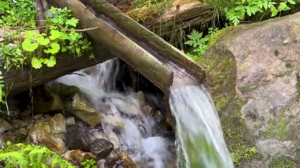 Água Limpa Uma Primavera Montesa Close — Vídeo de Stock