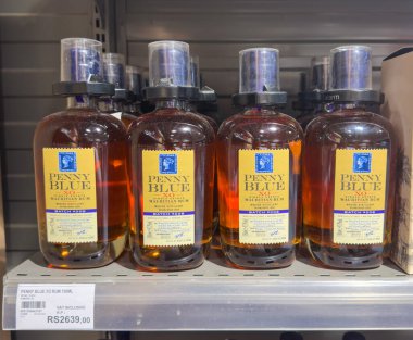 Grand Bay, Mauritius - 29 Ocak 2025 Penny Blue XO Single Estate Mauritian Rum, filtresiz ve doğal renklerde, satılık.