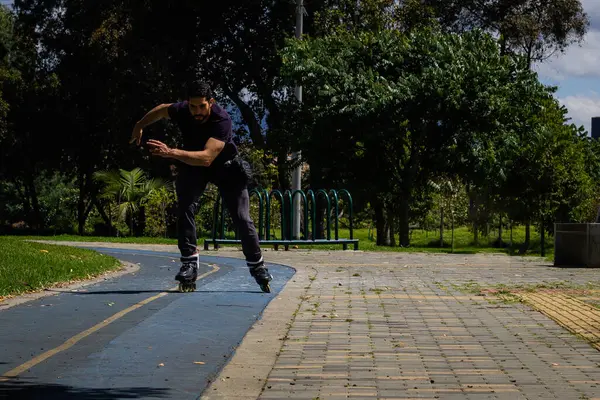 Young Man Skating Roller Skates Park City — Stock Photo, Image