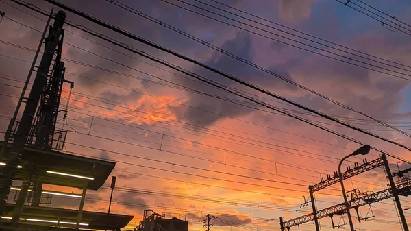 日落日景下美丽的黄色橙色蓝色渐变的天空 — 图库照片