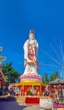 Chachoengsao, Tayland, 11 Kasım 2024, Wat Saman Rattanaram, Tayland Görkemli Guan Yin Heykeli