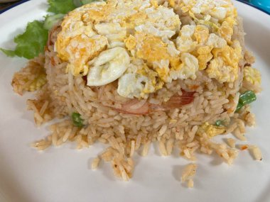 Karides ve yumurtalı pilav.. 