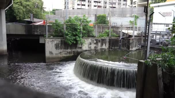 Υδρολογική Λεκάνη Τεχνητός Καταρράκτης Για Την Αποστράγγιση Του Νερού Έχει — Αρχείο Βίντεο