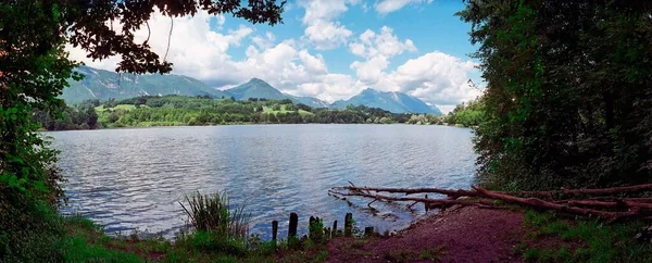 Impresionante Vista Del Lago Santa Helena Situado Pintoresco Macizo Belledonne — Foto de Stock