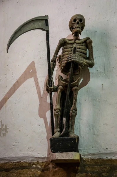 Статуя Жуткого Анку Символ Смерти Стоит Кладбище Плумиллио Бретань Франция — стоковое фото