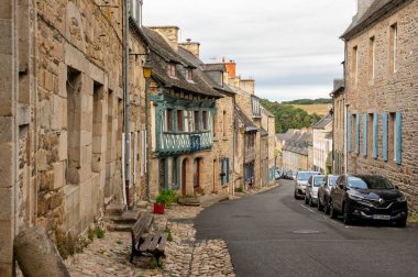 Güzelim Brittany, Fransa 'da Rue Treguier' de yarı ahşap evler var. Geleneksel mimari sergileniyor..