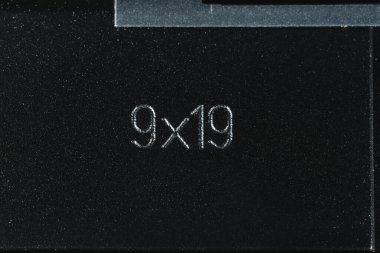 Ateşli silahlar, 9x19 mm tabanca, yaklaşın.. 