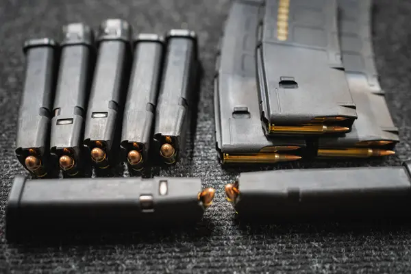 Pistol Rifle Magazines Cartridges Close Photo High Quality Photo — Stock Photo, Image