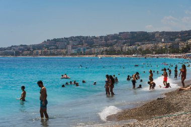 Fransa Güzel 26 Temmuz 2024. İnsanlar yaz günlerinde plajda dinlenirler.. 