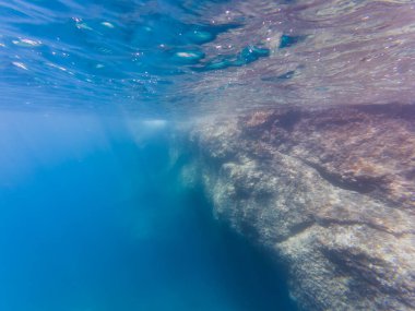 Derin dalış: Fransız Rivierası 'nın kayalık kıyıları keskin bir şekilde dipsiz kuyuya düşer..